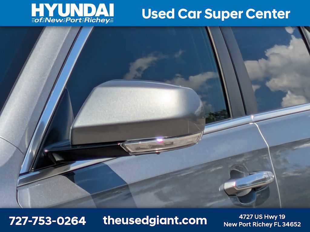 Used 2025 Cadillac CT4 Premium Luxury RWD image 10