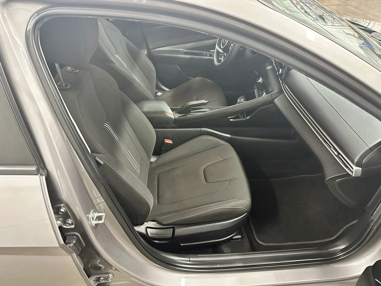 Used 2023 Hyundai Elantra SEL image 27