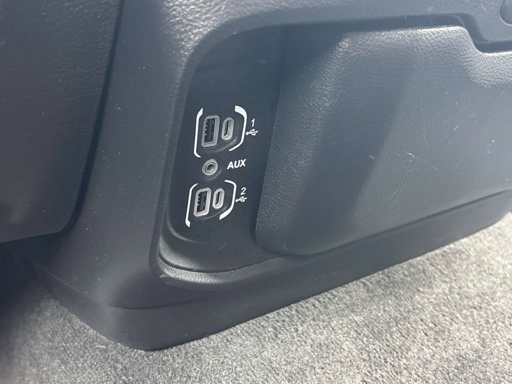 Used 2023 RAM 1500 Big Horn AWD/4WD image 30