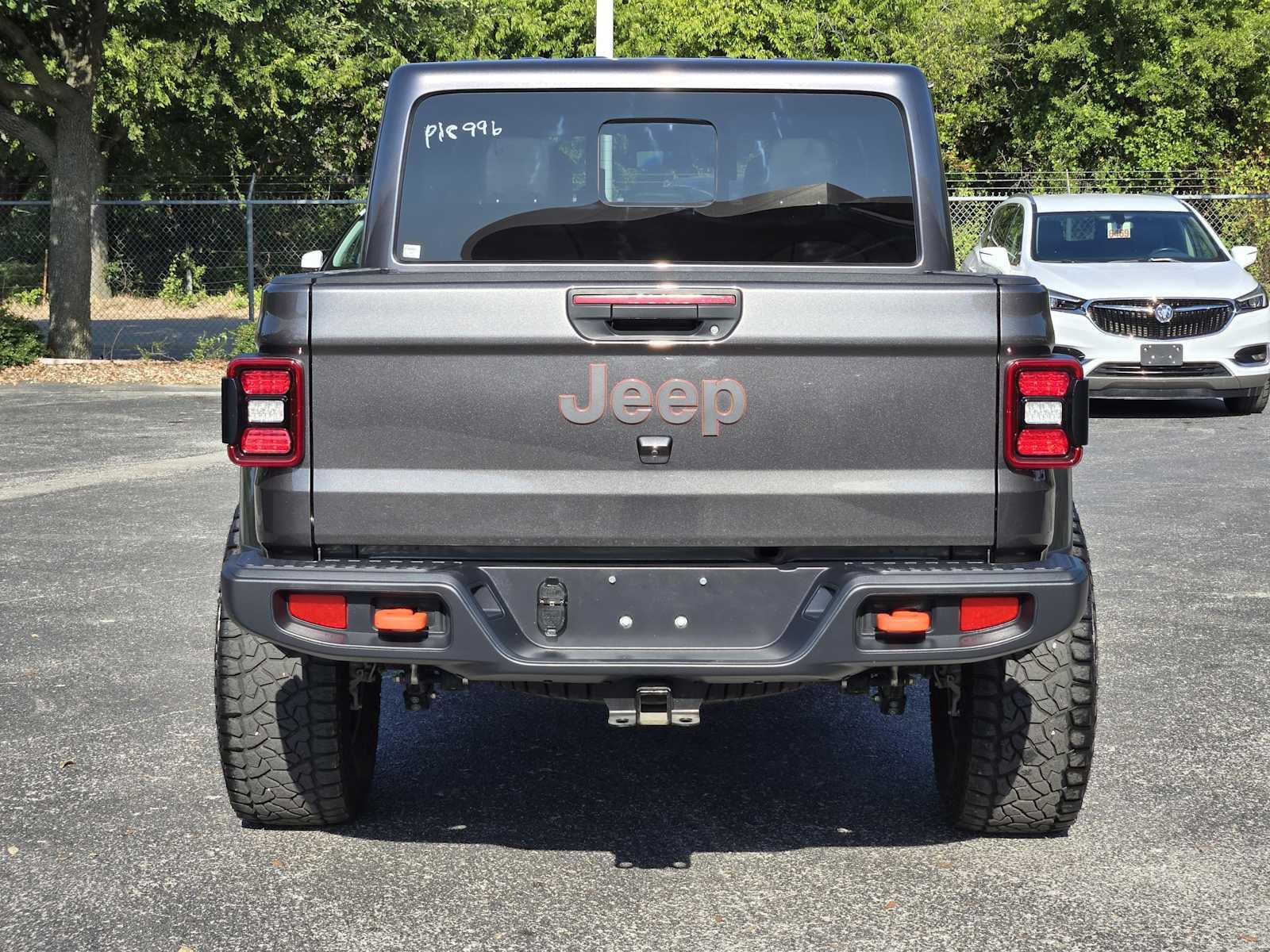 Used 2025 Jeep Gladiator Mojave w/ Convenience Group AWD/4WD image 6