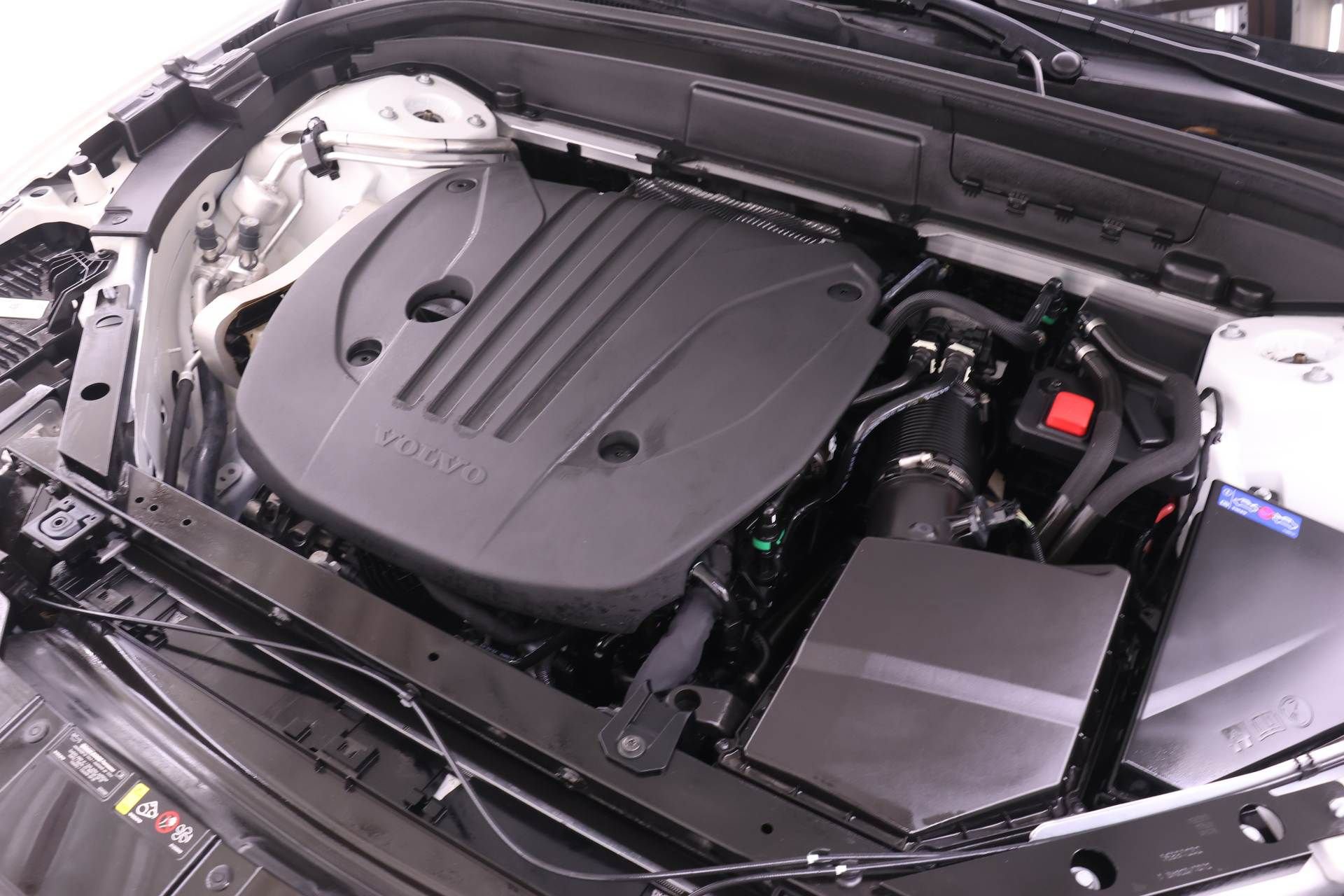 Certified 2024 Volvo XC60 B5 Plus w/ Protection Package Premier image 24