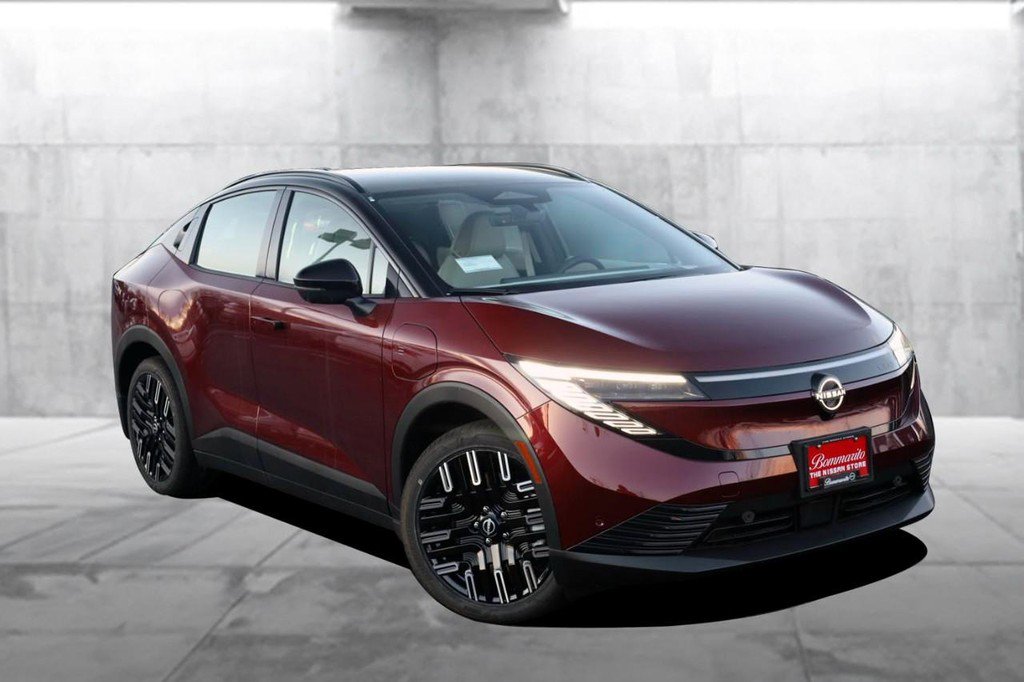 New 2026 Nissan Leaf Platinum+ w/ Cargo Package (Platinum+) image 2