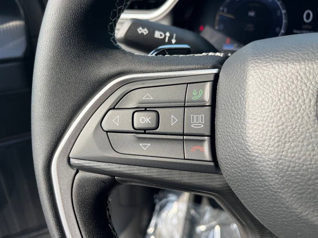 New 2025 Jeep Grand Cherokee L Laredo w/ Luxury Tech Group I image 31