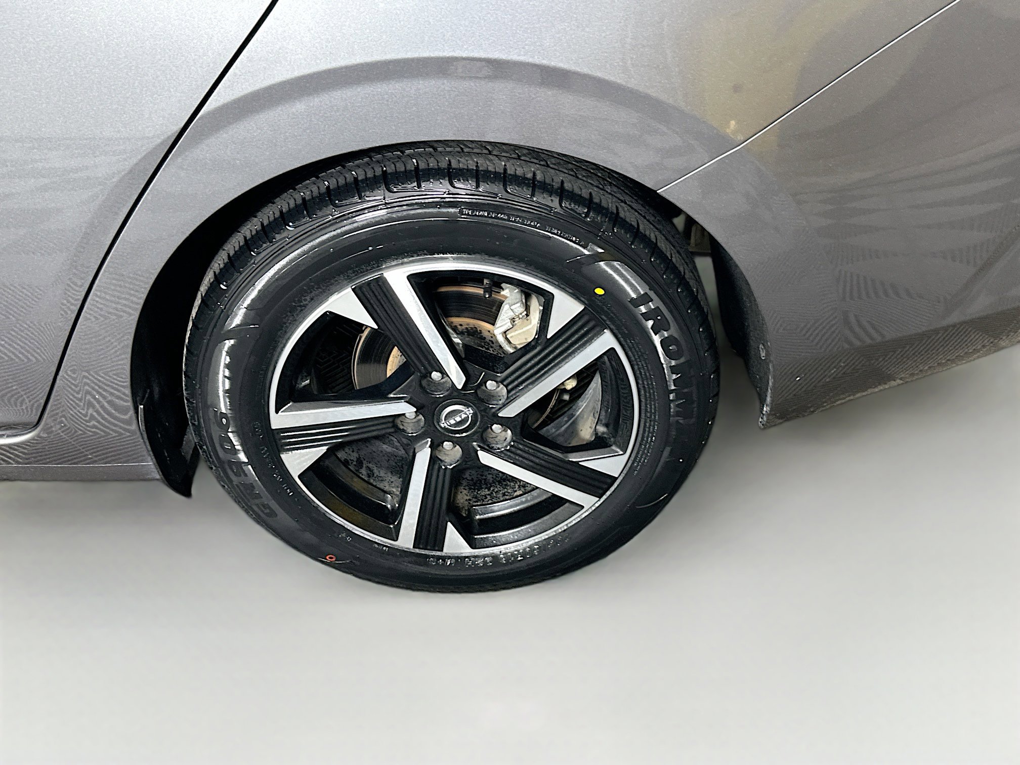 Used 2024 Nissan Sentra SV FWD image 11
