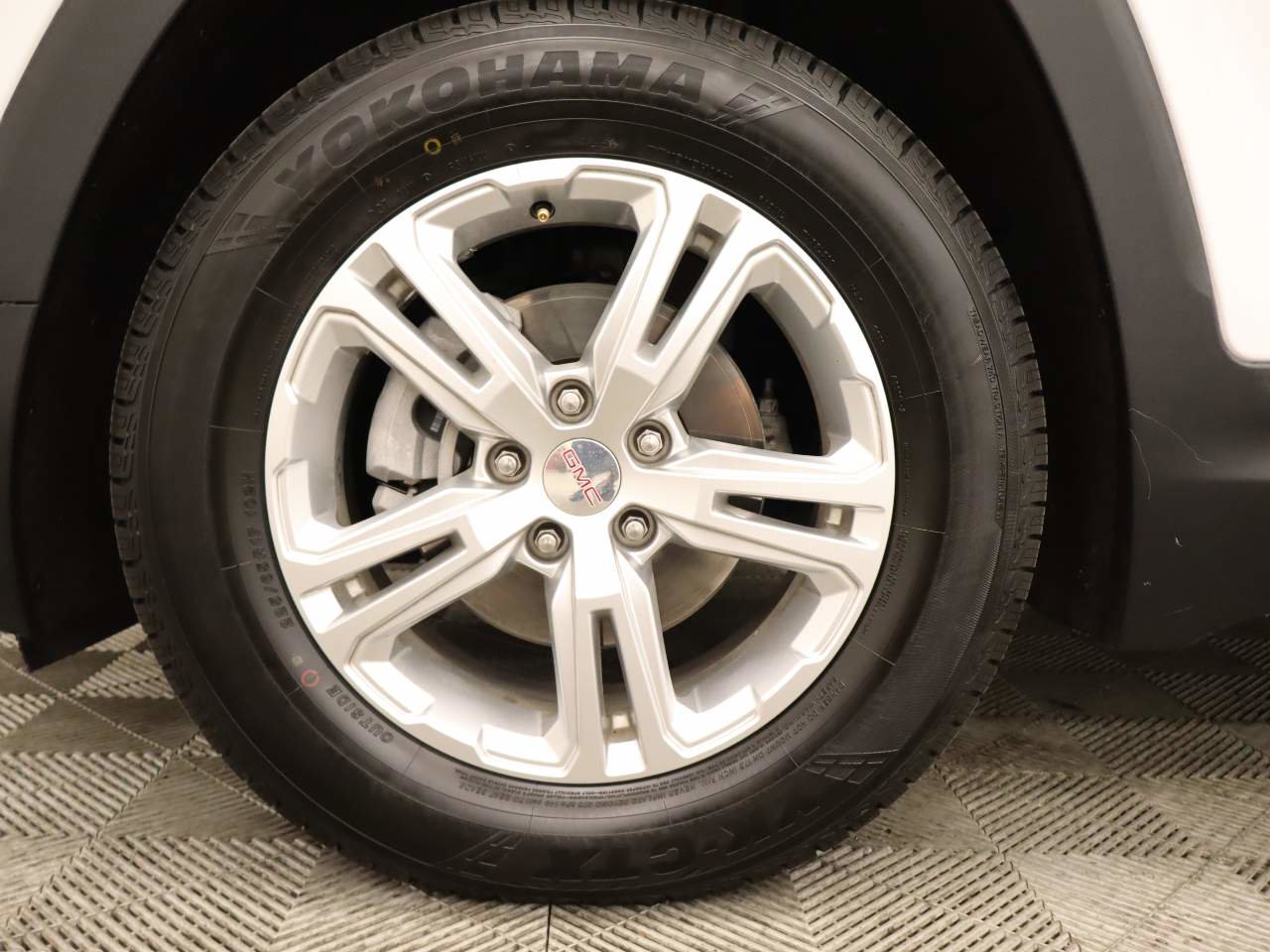 Used 2020 GMC Terrain SLE w/ Driver Convenience Package image 6