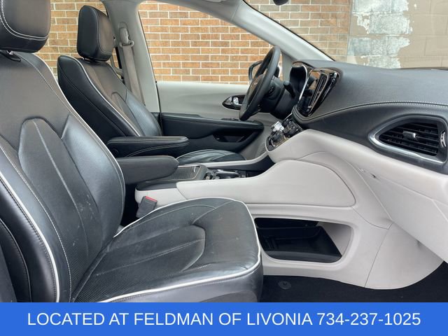 Used 2023 Chrysler Pacifica Limited image 28