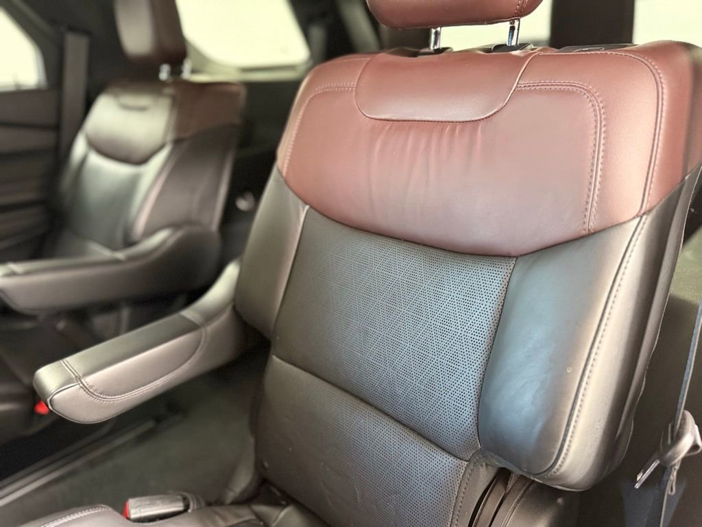 Used 2023 Ford Explorer Platinum w/ Technology Package AWD/4WD image 21