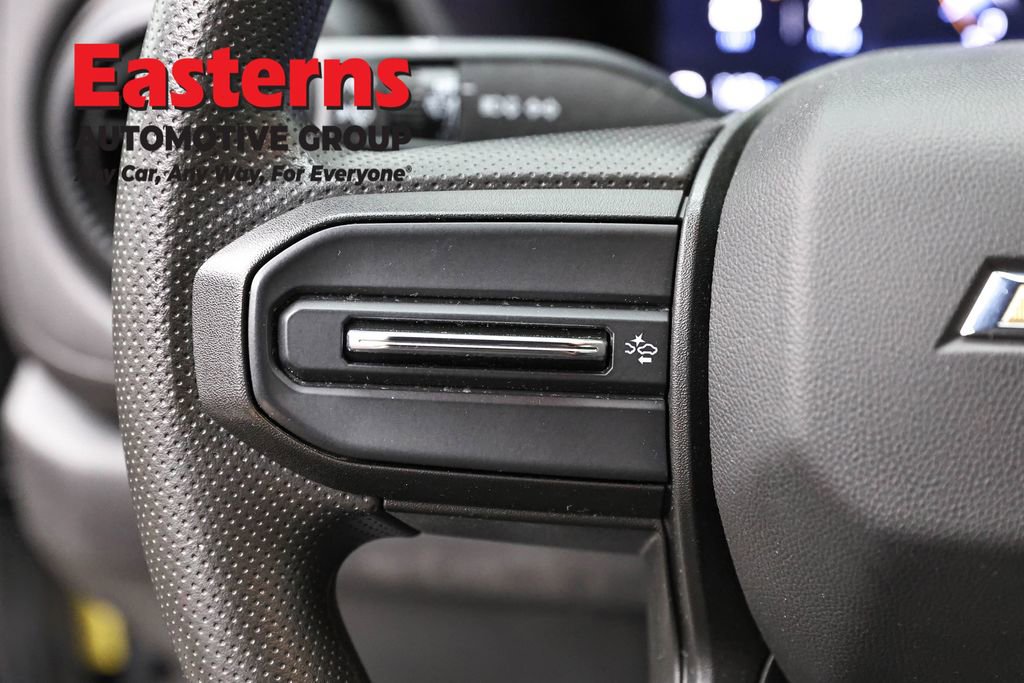 Used 2024 Chevrolet Colorado W/T image 15