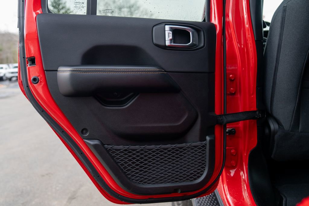 Used 2024 Jeep Wrangler Unlimited Sahara w/ Safety Group image 16