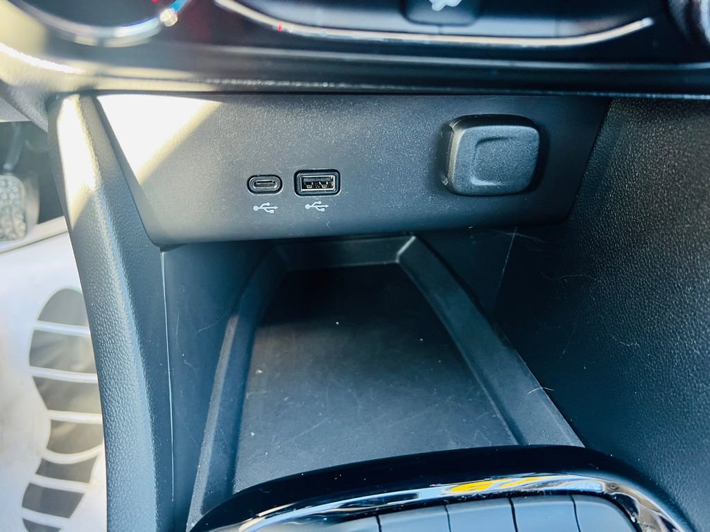 Used 2025 Buick Encore GX Preferred image 29