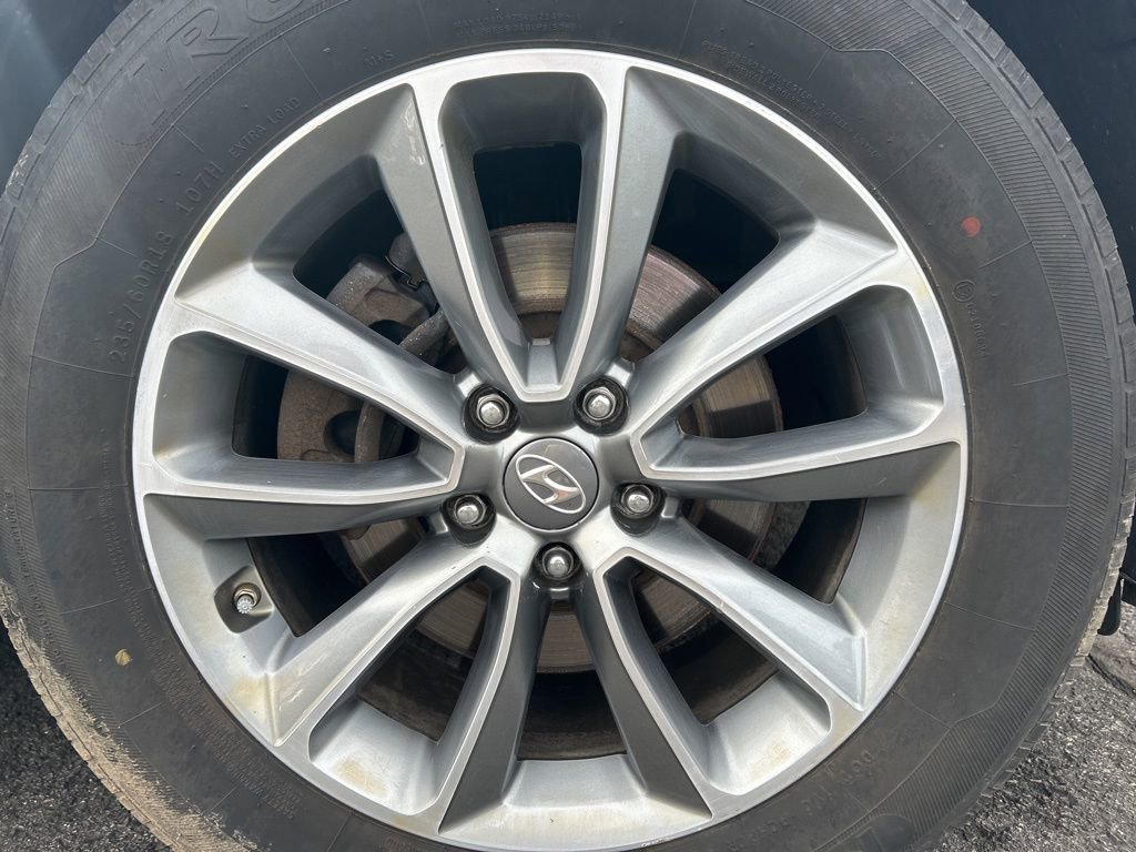 Used 2019 Hyundai Santa Fe XL SE image 9