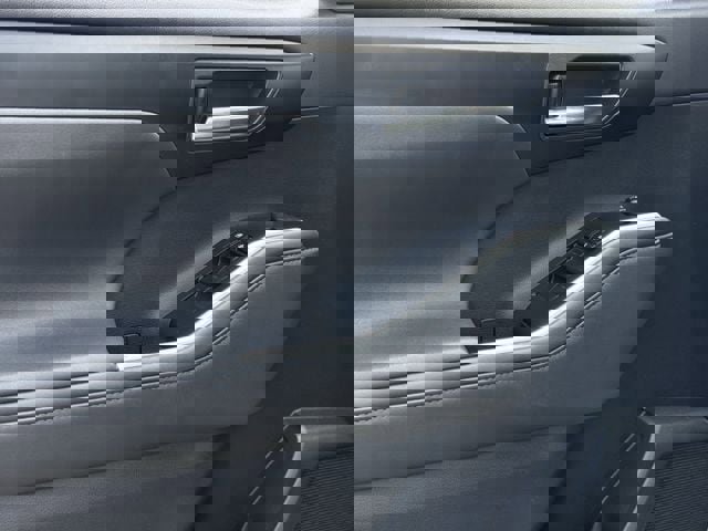 Used 2020 Toyota Highlander XLE AWD/4WD image 27