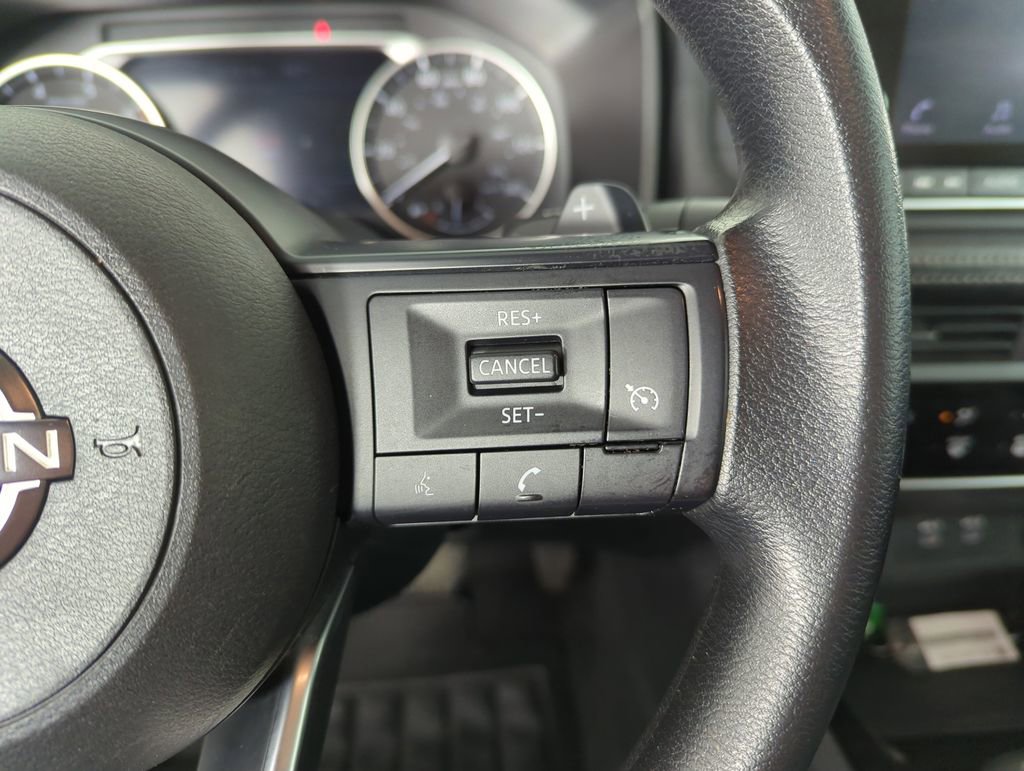 Used 2024 Nissan Rogue S image 23