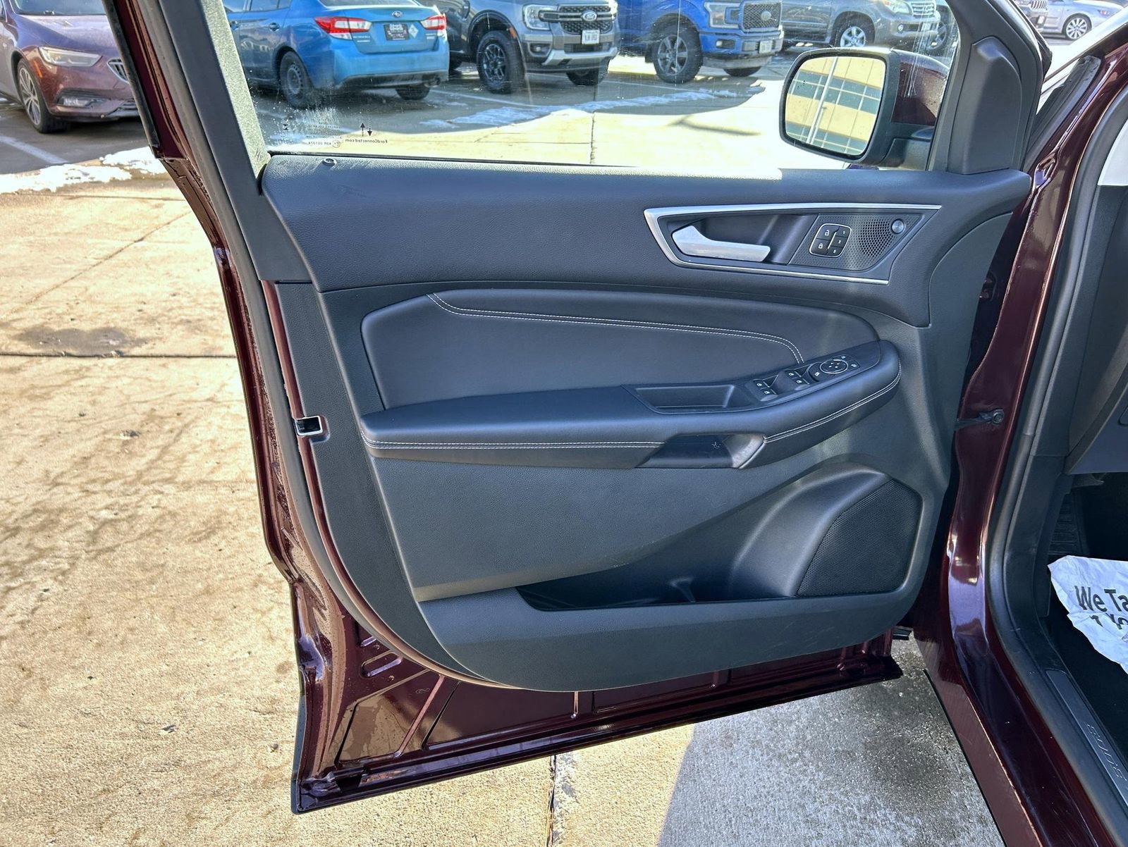 Used 2024 Ford Edge Titanium image 9