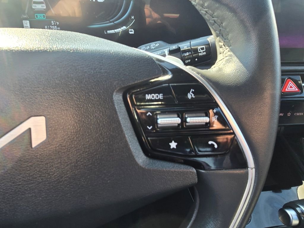 Used 2025 Kia Niro EX image 20