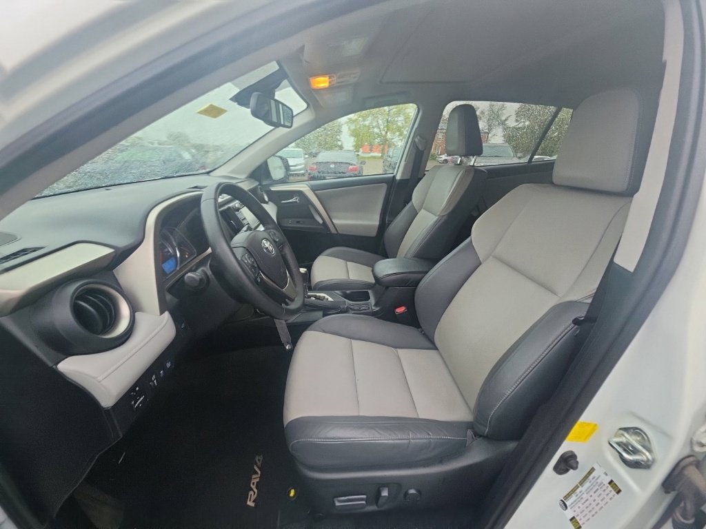 Used 2014 Toyota RAV4 Limited w/ Technology Package FWD image 14