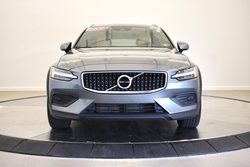 Used 2020 Volvo V60 T5 Cross Country w/ Protection Package Premier image 8