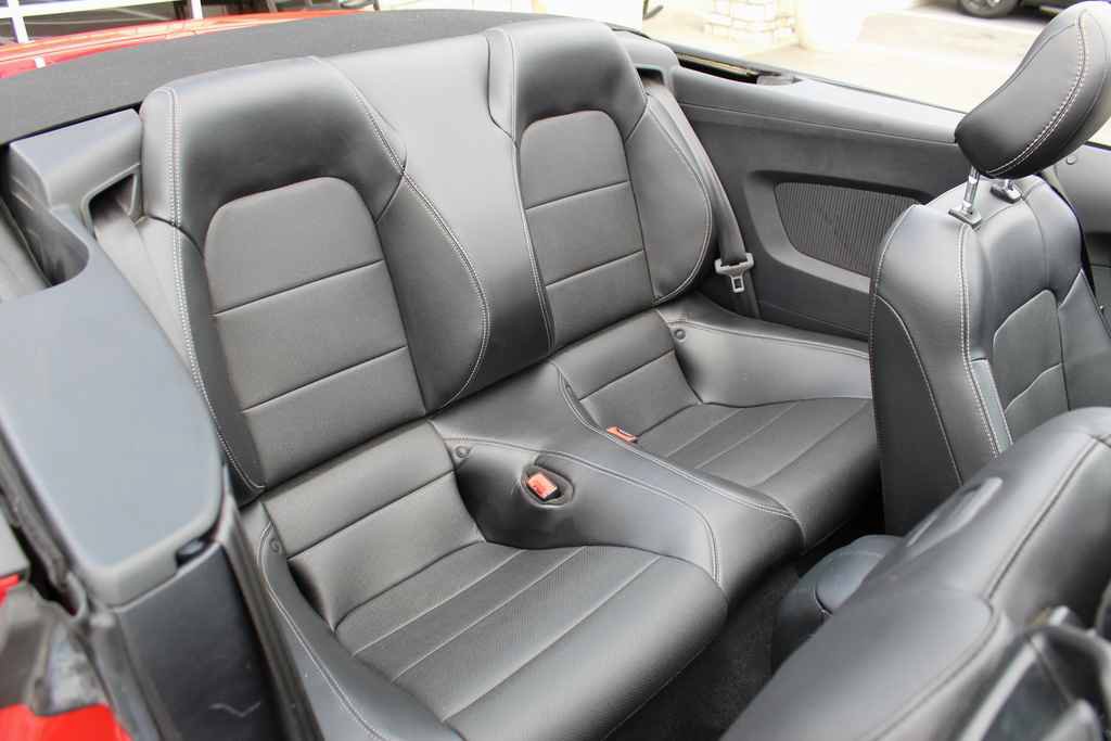Used 2020 Ford Mustang Premium RWD image 33
