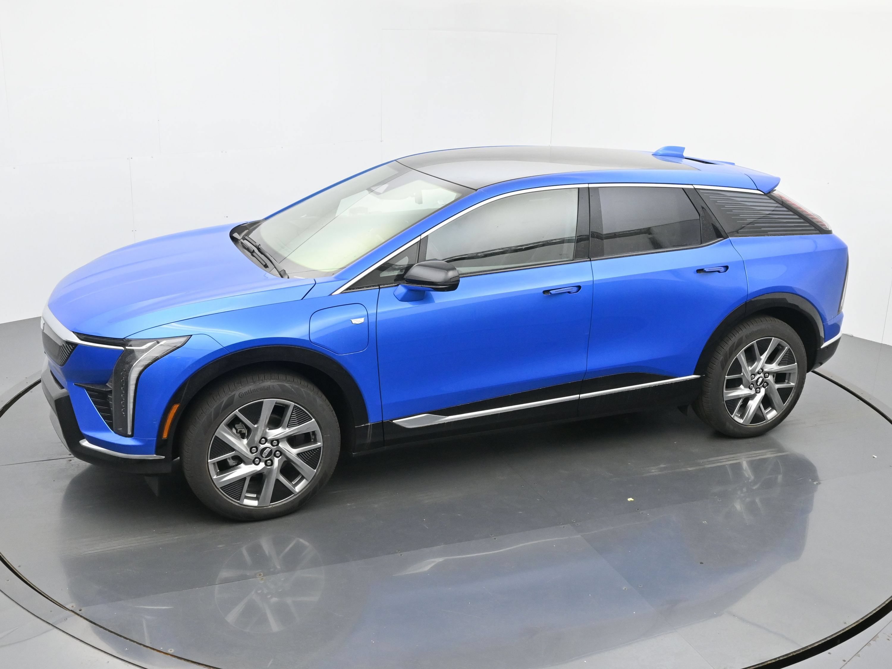 New 2026 Cadillac Optiq Luxury 1 w/ LPO, Floor Liner Package AWD/4WD image 24