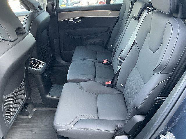 New 2026 Volvo XC90 T8 Plus w/ Protection Package Premier AWD/4WD image 14