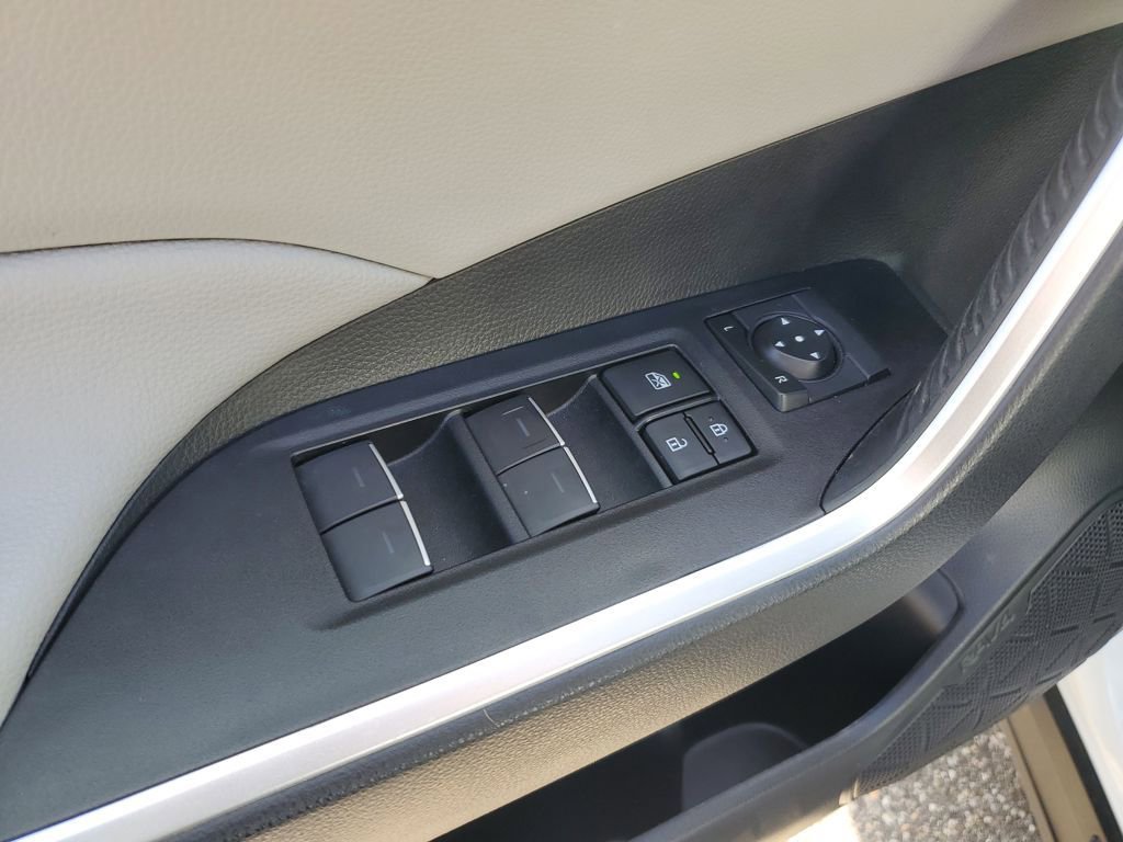 Used 2024 Toyota RAV4 XLE Premium image 23