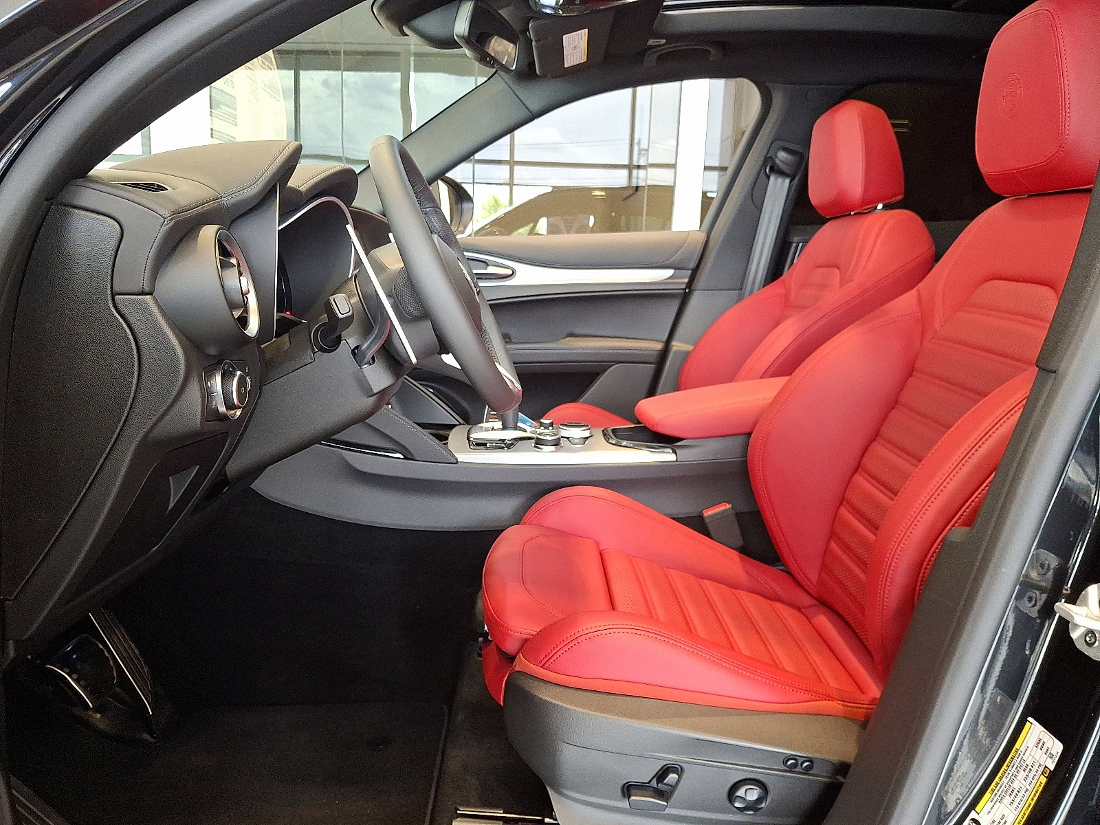 New 2025 Alfa Romeo Stelvio Sprint image 6