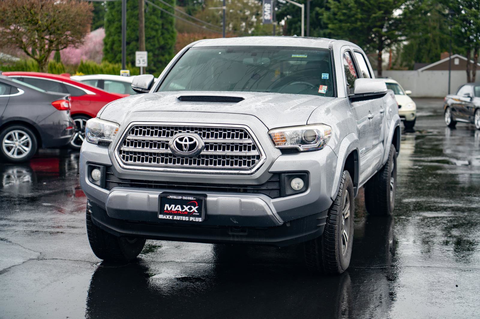 Used 2016 Toyota Tacoma TRD Sport w/ Premium & Technology Package RWD image 12