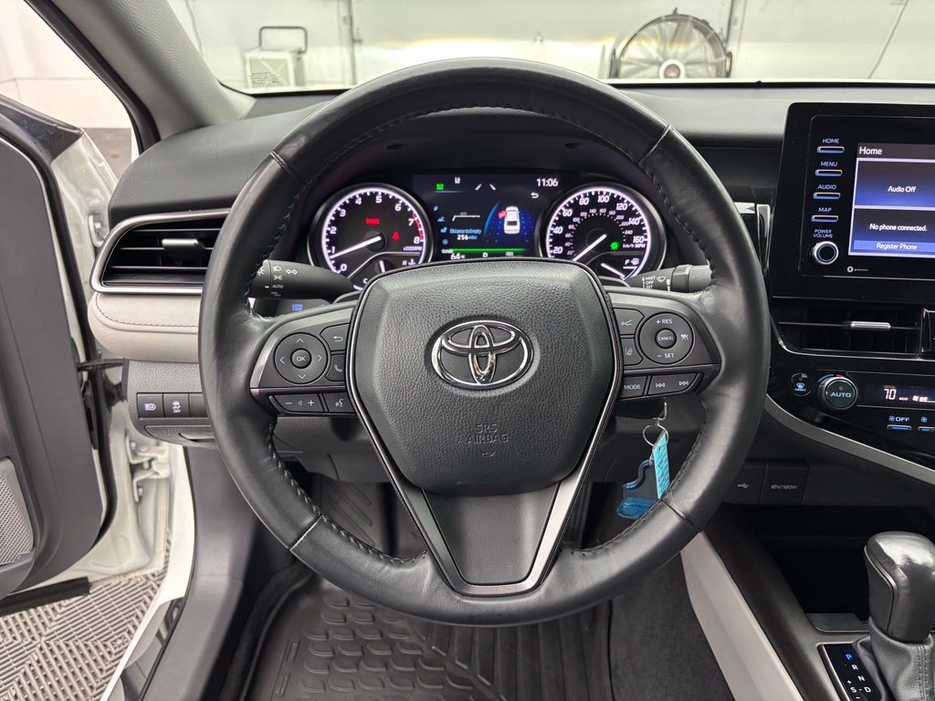 Used 2024 Toyota Camry SE AWD/4WD image 17