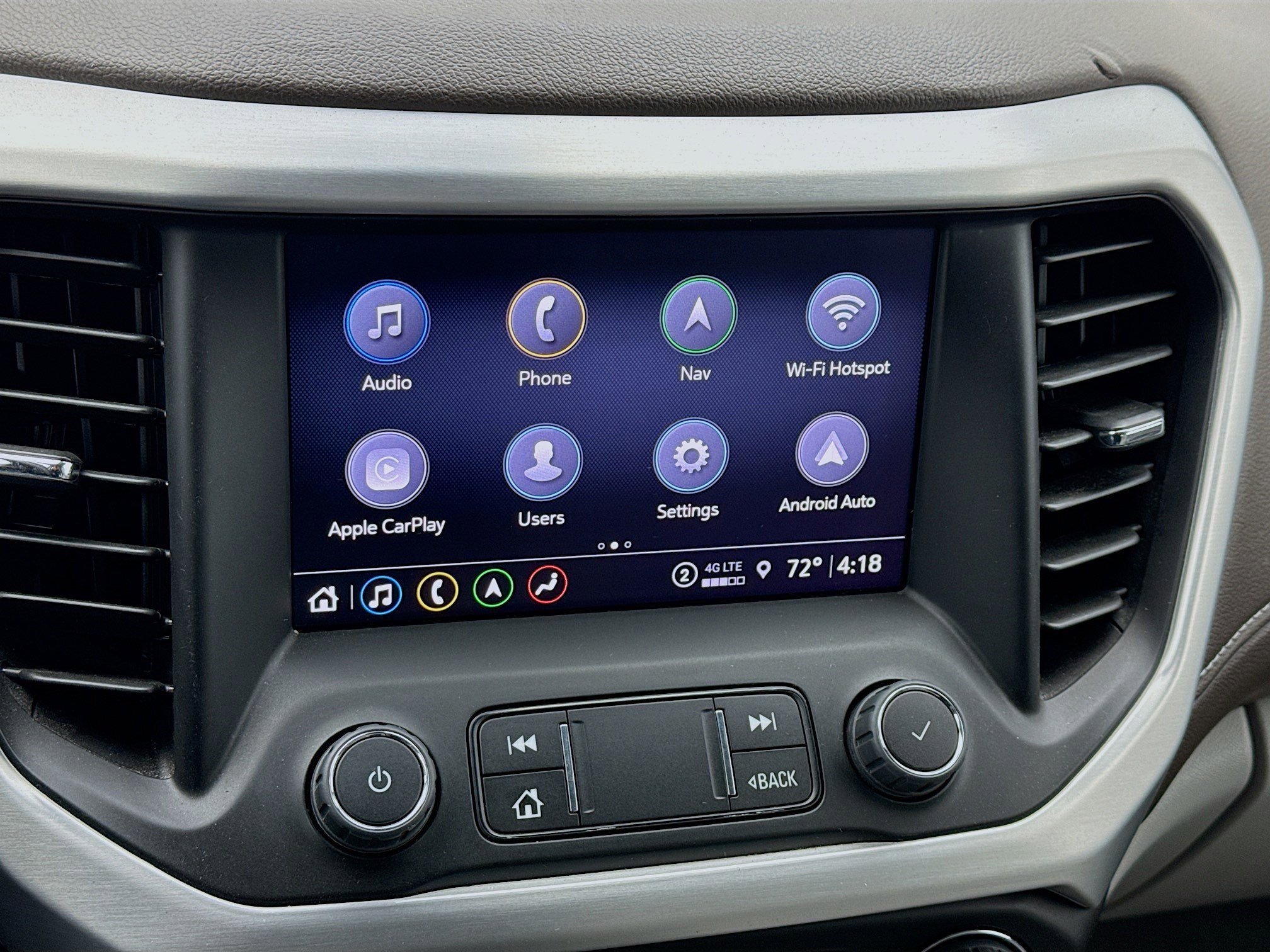 Used 2023 GMC Acadia SLT image 11