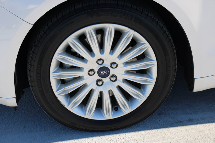 Used 2014 Ford Fusion Energi SE w/ Driver Assist Package image 9