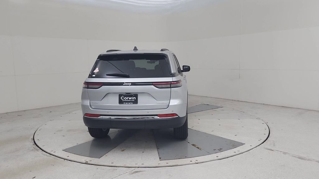 New 2025 Jeep Grand Cherokee Laredo X w/ Luxury Tech Group I image 13