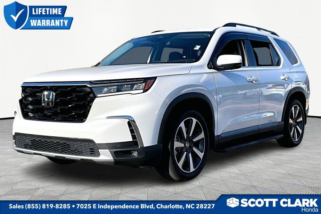 Used 2023 Honda Pilot Elite image 3