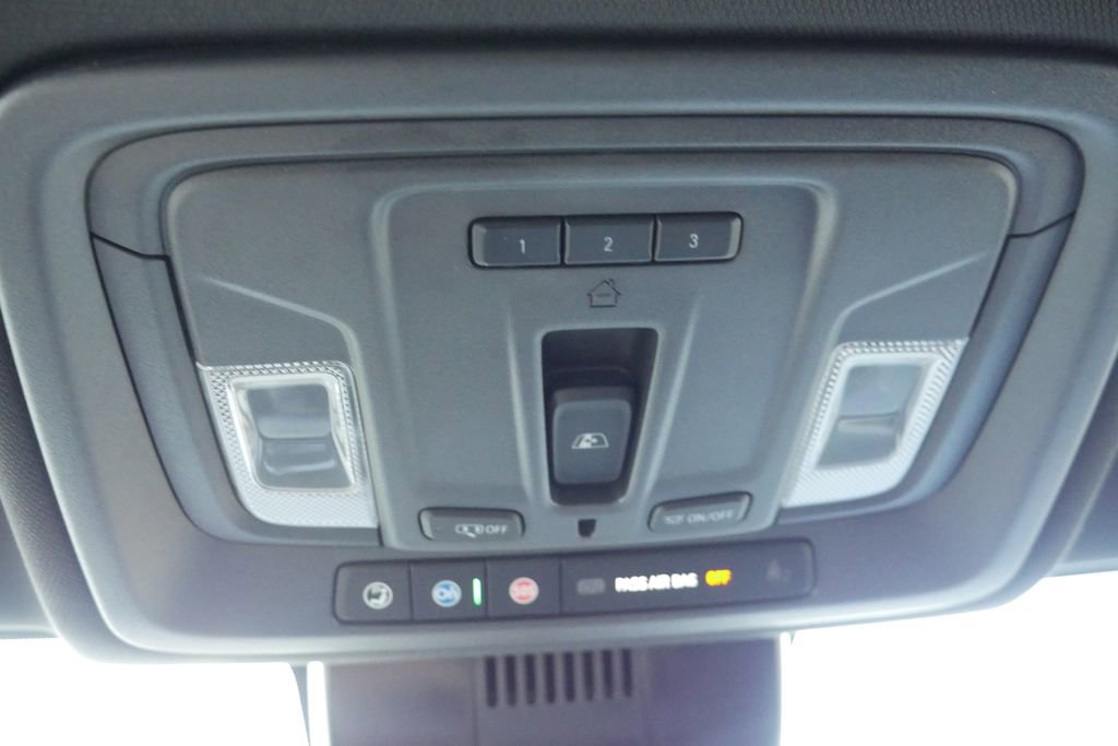 Used 2024 Chevrolet Silverado 1500 High Country w/ Technology Package AWD/4WD image 23
