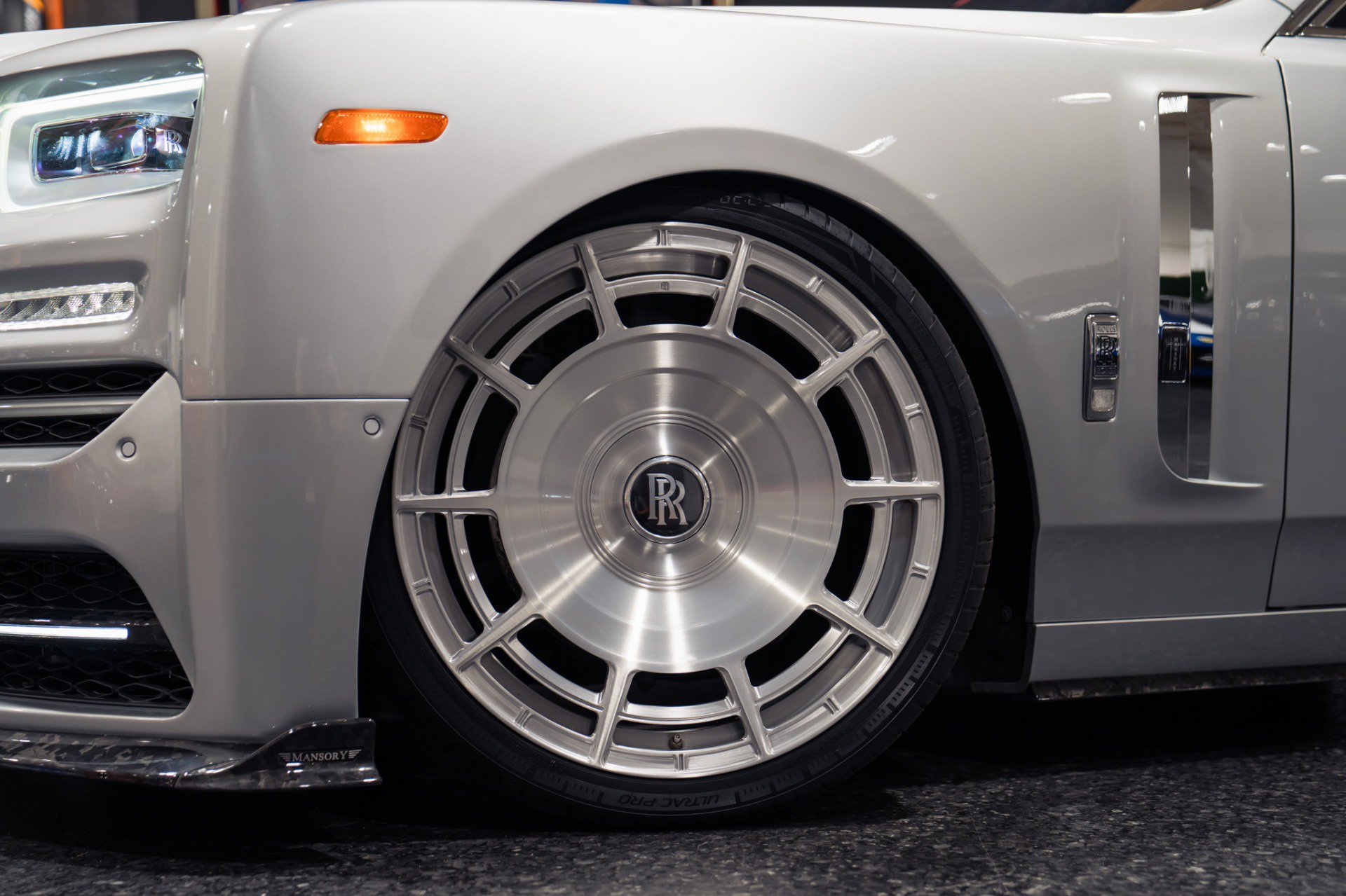 Used 2020 Rolls-Royce Phantom Sedan RWD image 5