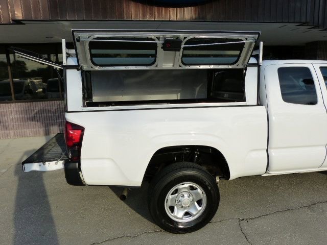 Used 2022 Toyota Tacoma SR image 19