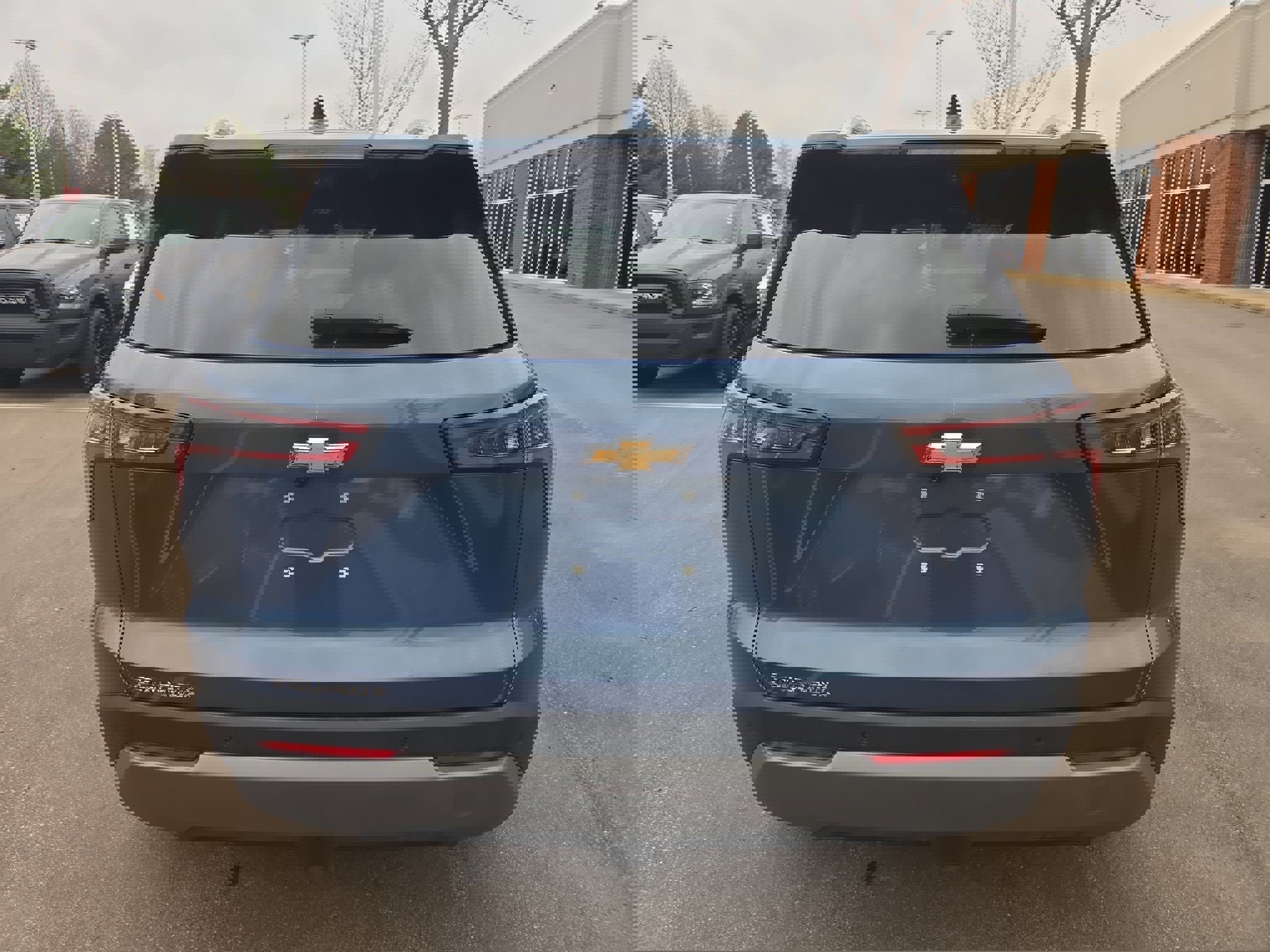 Used 2025 Chevrolet Equinox LT w/ Convenience Package II image 4