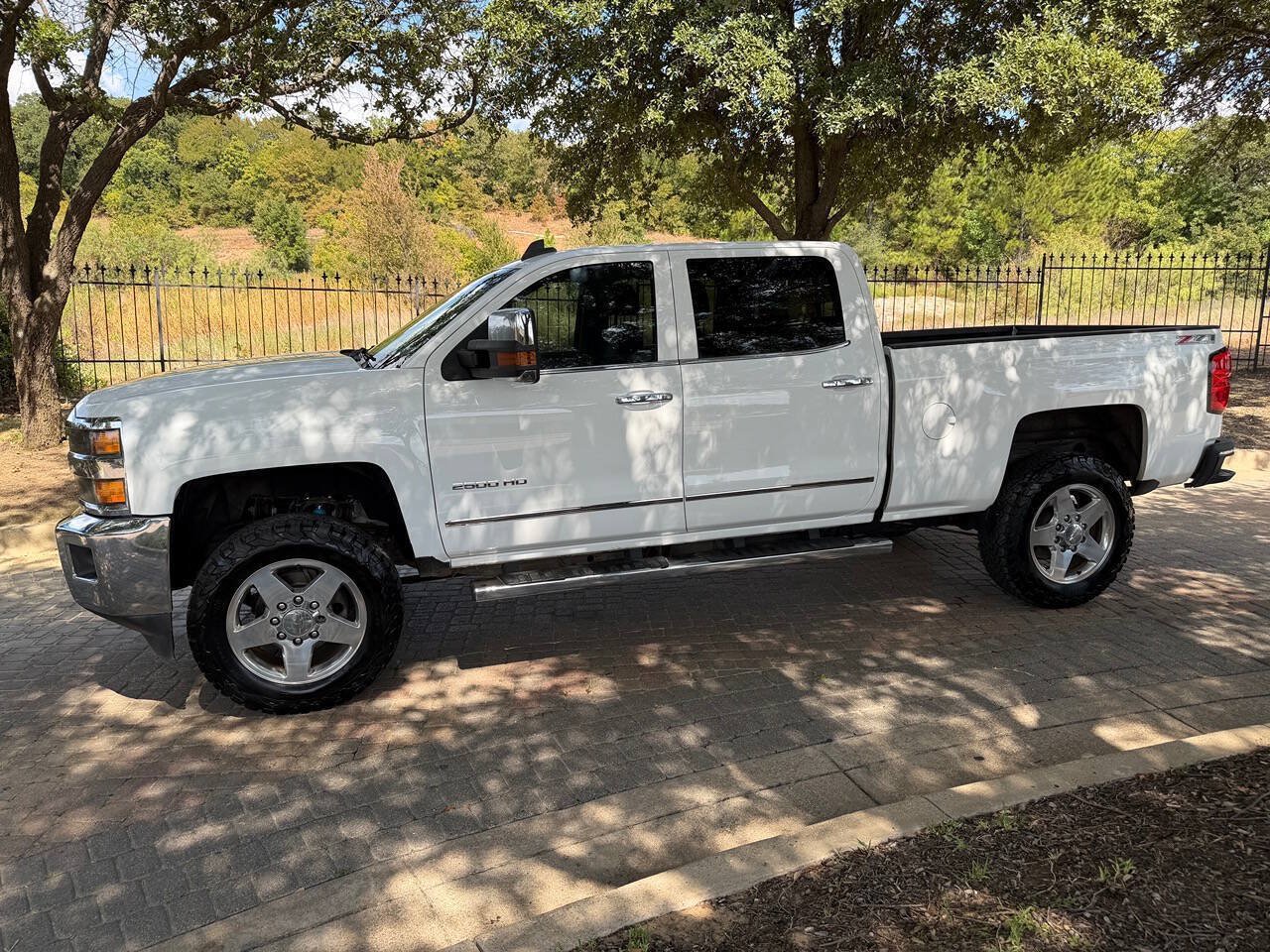 Used 2015 Chevrolet Silverado 2500 LTZ w/ LTZ Plus Package AWD/4WD image 7