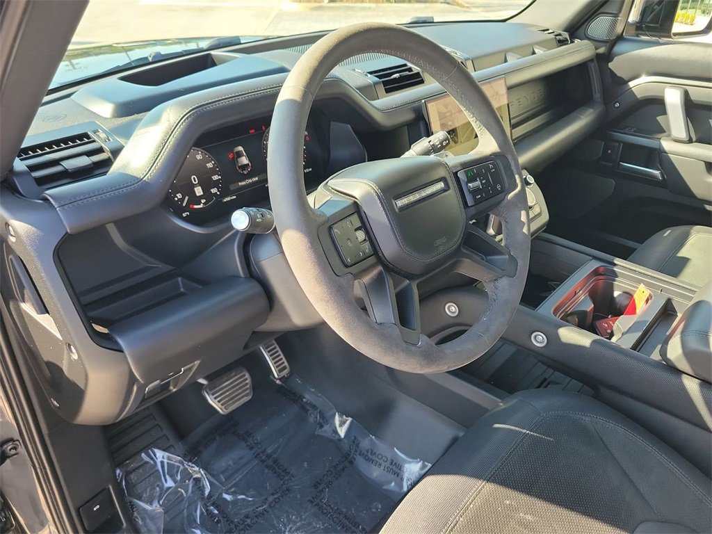 Certified 2023 Land Rover Defender 110 V8 image 24