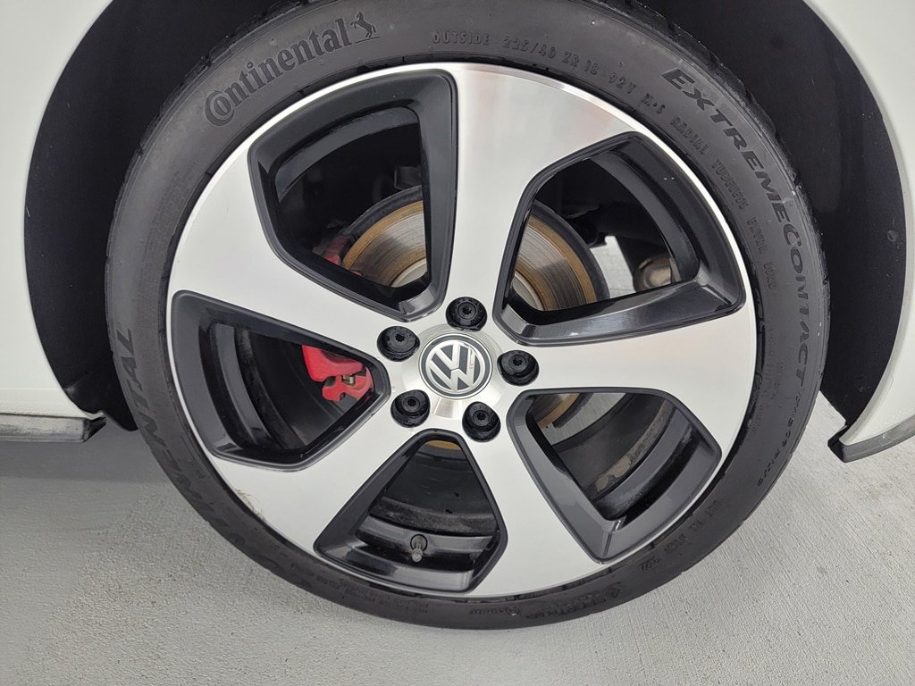 Used 2016 Volkswagen GTI SE FWD image 11