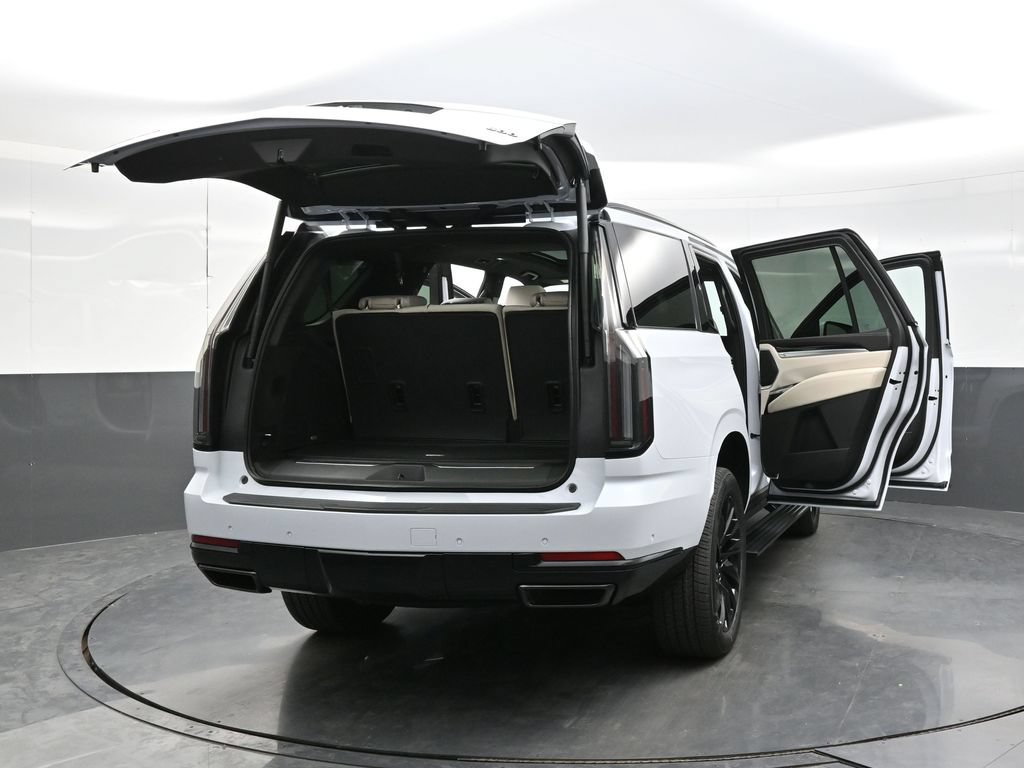New 2026 Cadillac Escalade Sport w/ LPO, ONYX Package AWD/4WD image 40