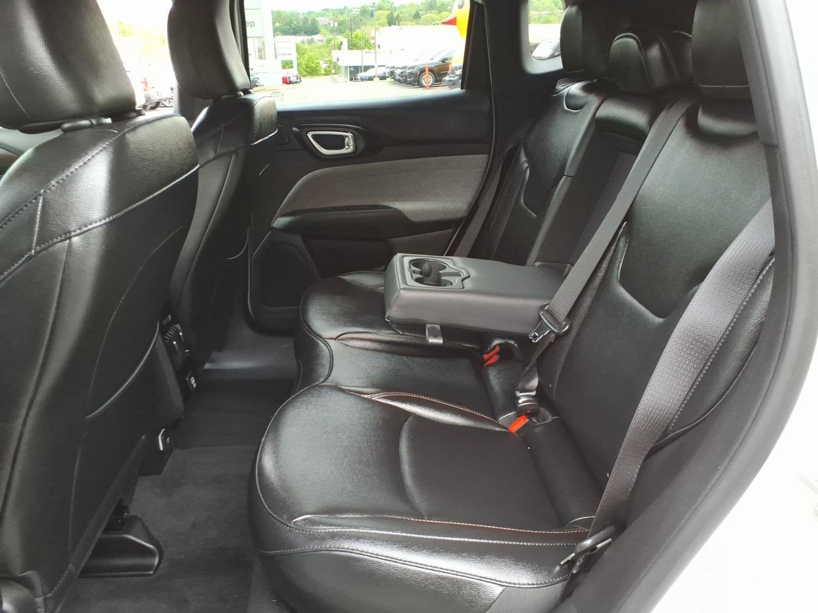 Certified 2024 Jeep Compass Latitude w/ Sun and Sound Group AWD/4WD image 9