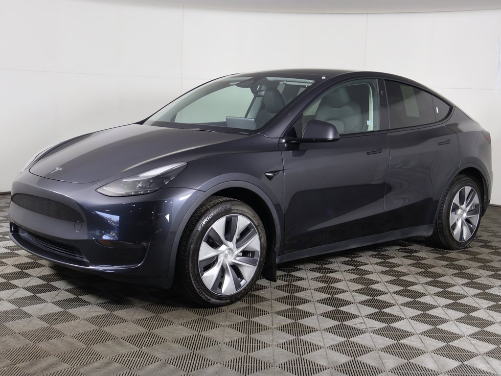 Used 2024 Tesla Model Y Long Range image 9