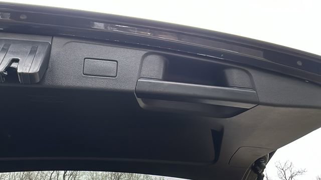 Used 2024 Volkswagen Atlas SE image 40