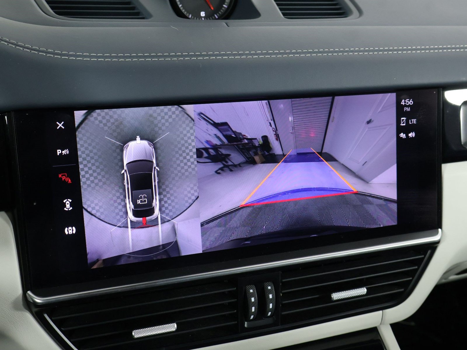 Certified 2023 Porsche Cayenne Platinum Edition AWD/4WD image 17