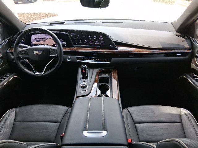 Used 2024 Cadillac Escalade Premium Luxury w/ Performance Package image 10