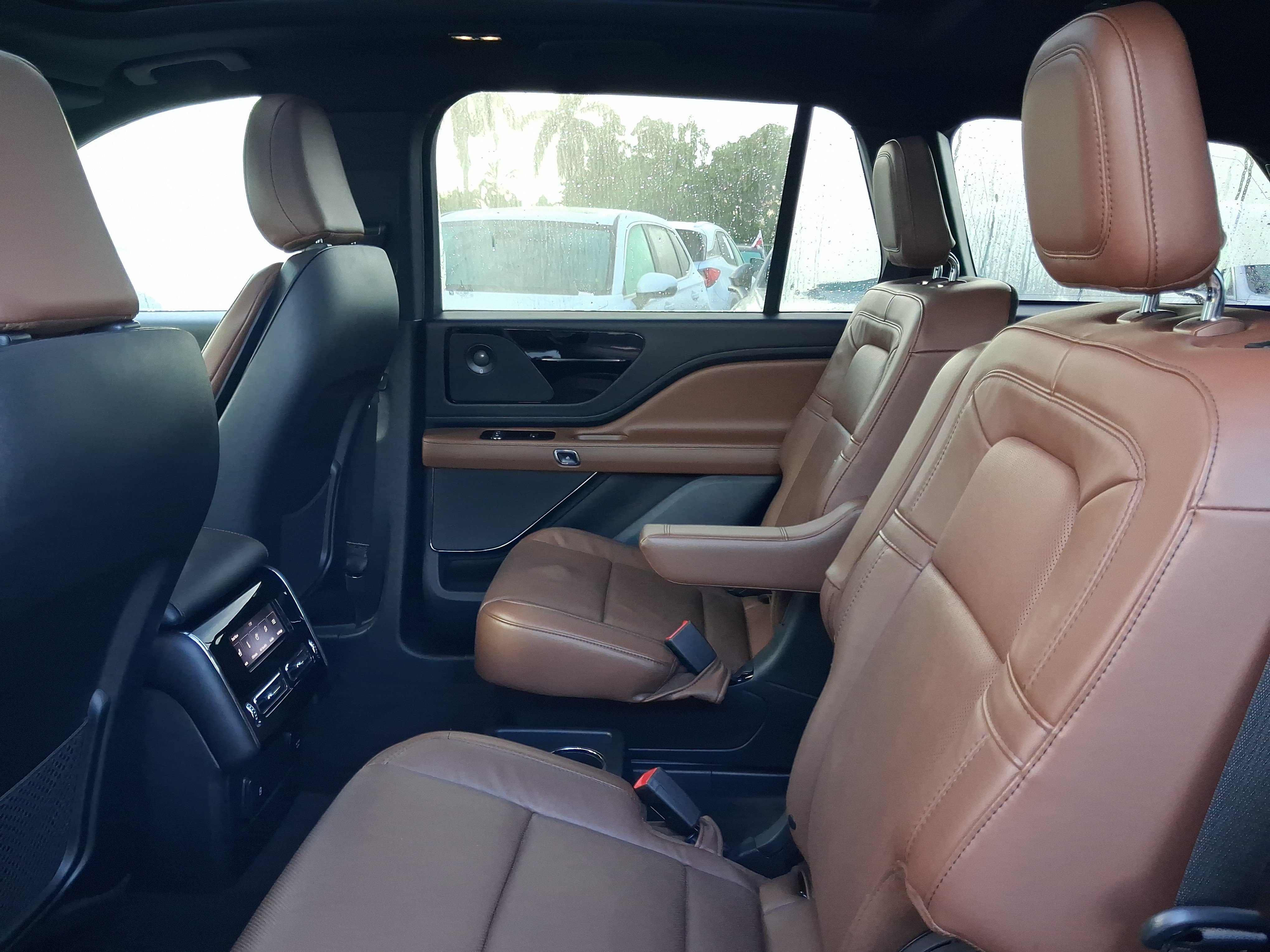 Certified 2024 Lincoln Aviator Reserve w/ Elements Package Plus RWD image 6