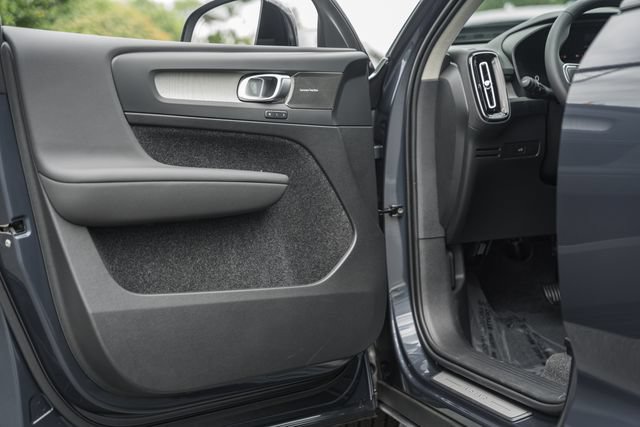 New 2026 Volvo XC40 B5 Plus w/ Climate Package AWD/4WD image 40