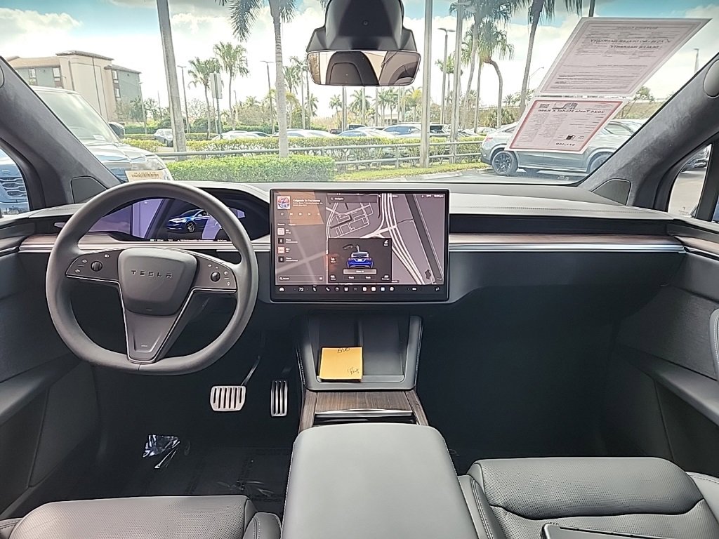 Used 2024 Tesla Model X image 25