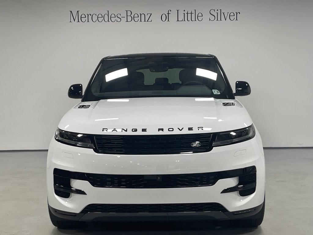 Used 2025 Land Rover Range Rover Sport SE AWD/4WD image 9