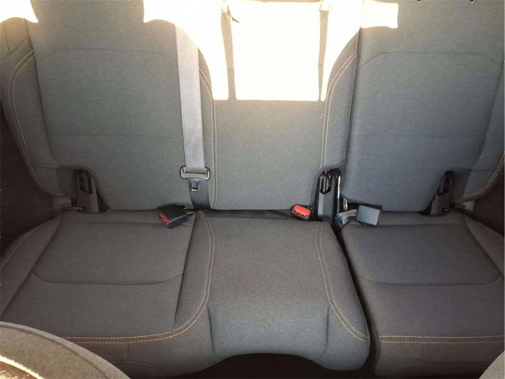 Used 2025 Jeep Wrangler Sahara image 19